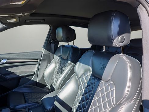 Used 2023 Audi SQ5 Prestige w/ Prestige Package image 10