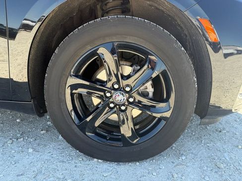 Used 2024 Buick Enclave Essence w/ Experience Buick Package image 17