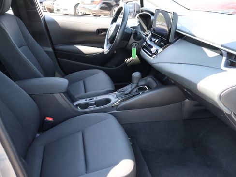 Used 2025 Toyota Corolla LE FWD image 7