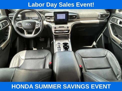 Used 2023 Ford Explorer XLT w/ Equipment Group 202A RWD image 18