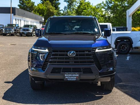 Used 2024 Lexus GX 550 w/ Accessory Package (Z1) AWD/4WD image 5