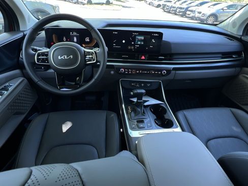 New 2026 Kia Carnival FWD image 40