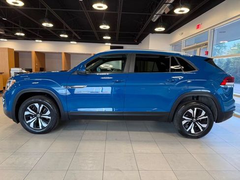 Used 2025 Volkswagen Atlas Cross Sport SE AWD/4WD image 7