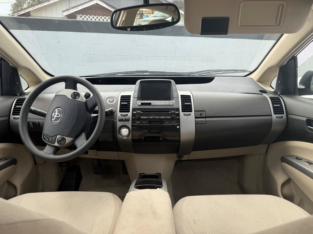 Used 2004 Toyota Prius w/ Pkg 5 FWD image 21