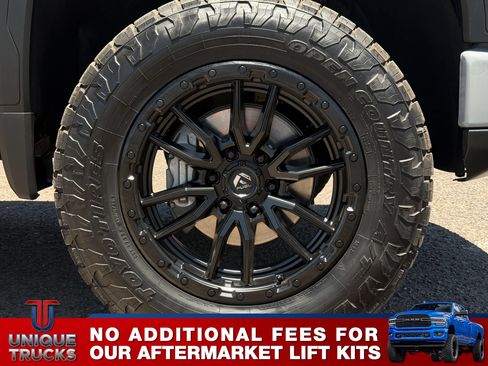 Used 2024 GMC Sierra 1500 AT4 w/ Technology Package AWD/4WD image 9