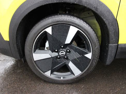 Used 2025 Nissan Kicks SR image 32