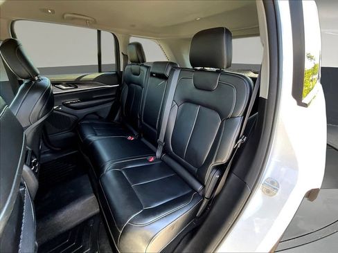 Used 2023 Jeep Grand Cherokee Limited AWD/4WD image 26