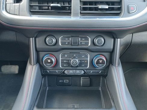 Used 2022 Chevrolet Suburban RST w/ Luxury Package AWD/4WD image 32