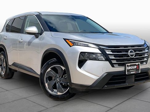 Used 2025 Nissan Rogue SV FWD image 3