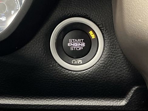 Used 2019 RAM 1500 Laramie image 21