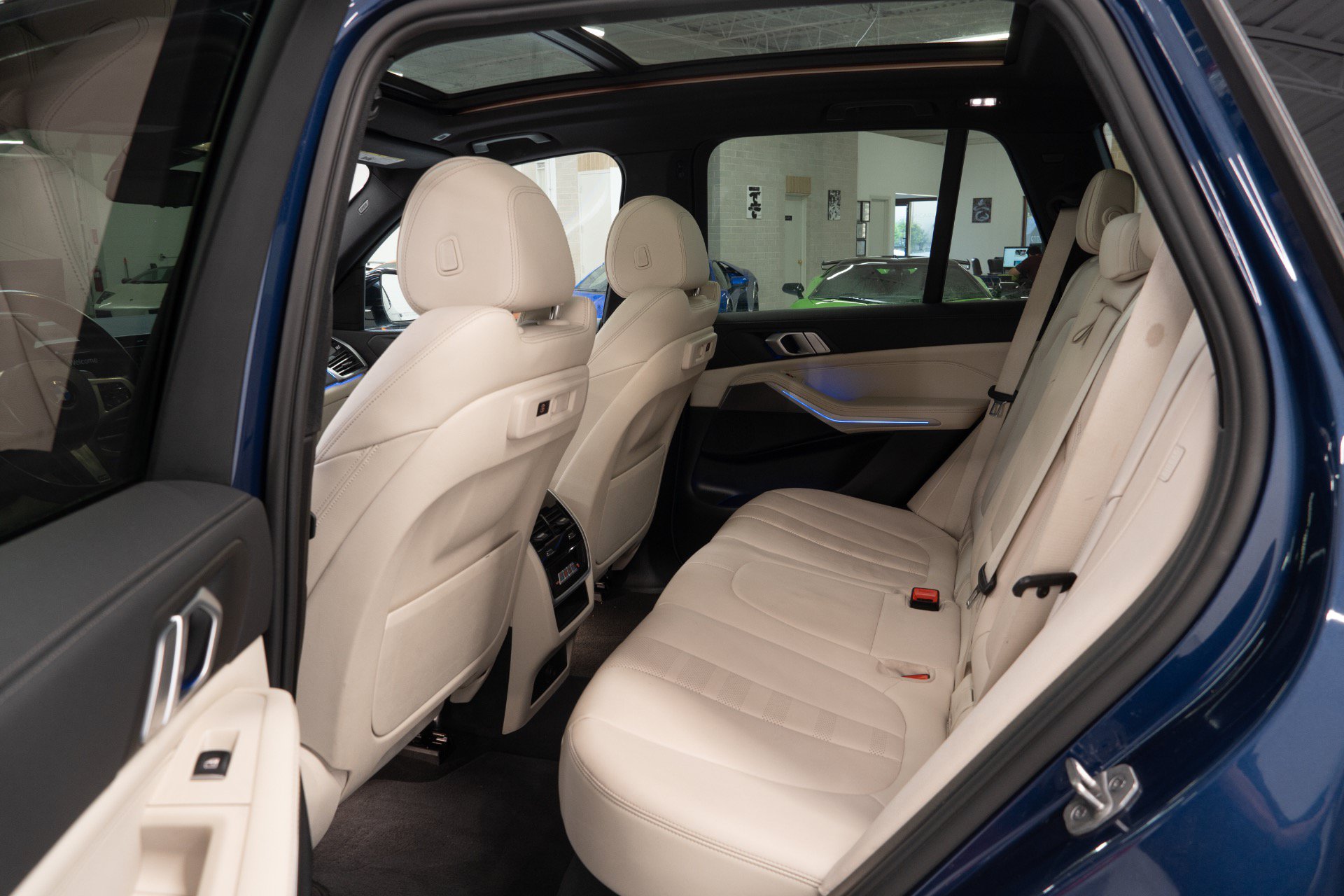 Used 2021 BMW X5 xDrive40i w/ M Sport Package AWD/4WD image 18