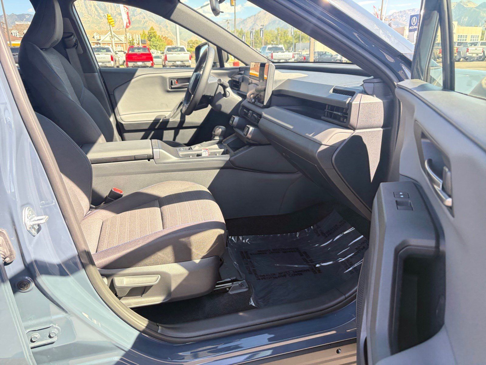 Used 2026 Toyota RAV4 SE w/ Convenience Package FWD image 30