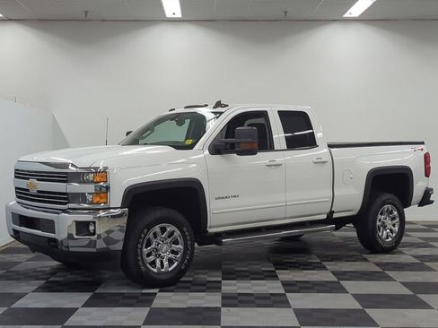 Used 2016 Chevrolet Silverado 2500 LT w/ LT Convenience Package AWD/4WD image 3