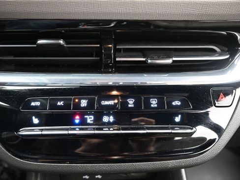 Used 2025 Buick Envista Avenir FWD image 22