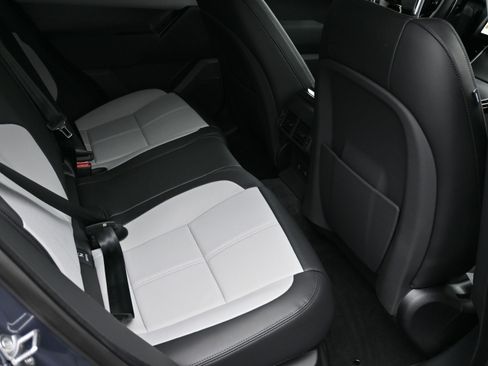 Certified 2025 Land Rover Range Rover Velar Dynamic SE image 9