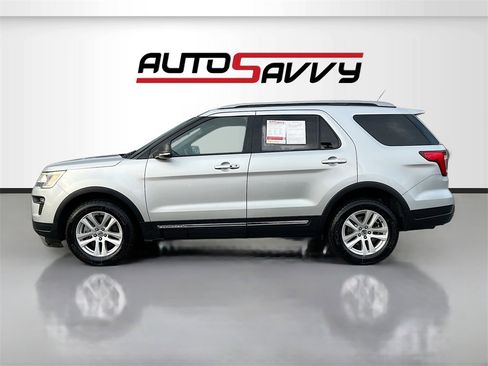 Used 2019 Ford Explorer XLT w/ Equipment Group 202A image 4