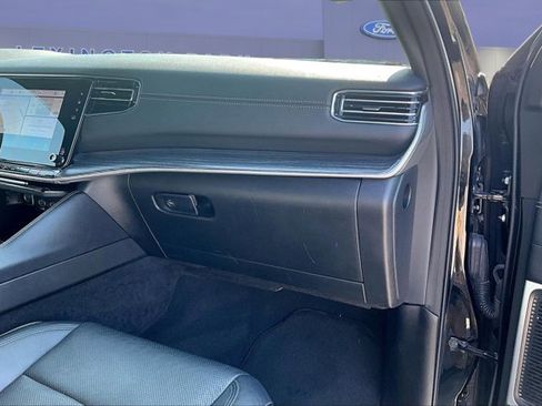 Used 2024 Jeep Wagoneer L Series II w/ Flexible Seating Group AWD/4WD image 27