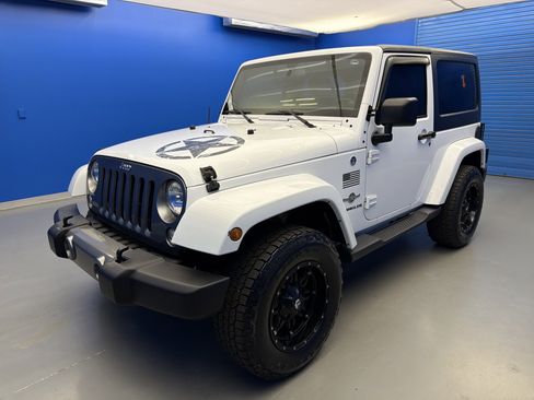 Used 2014 Jeep Wrangler Sport AWD/4WD image 4