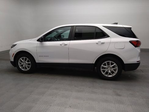 Used 2023 Chevrolet Equinox LS AWD/4WD image 3