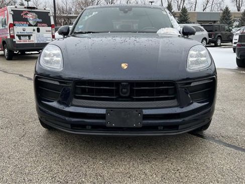 Used 2023 Porsche Macan Turbo image 2