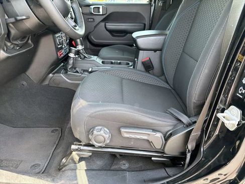 Used 2024 Jeep Wrangler Unlimited Rubicon 4xe AWD/4WD image 26