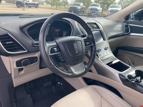 Used 2020 Lincoln Nautilus FWD w/ Equipment Group 101A image 13