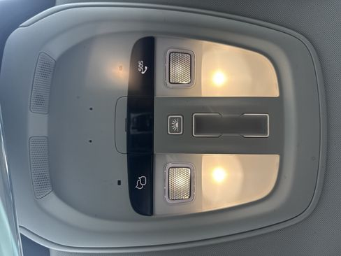 Certified 2025 Volvo XC90 B5 Ultra AWD/4WD image 9