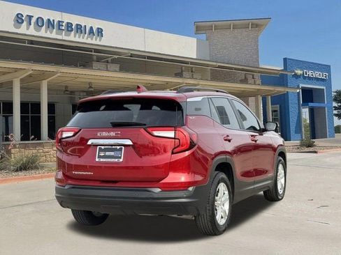 Used 2023 GMC Terrain SLE w/ Driver Convenience Package image 5