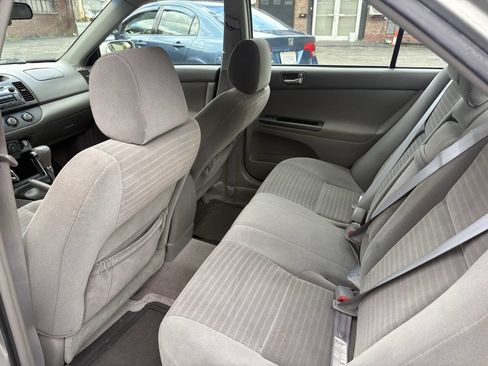 Used 2005 Toyota Camry FWD image 13