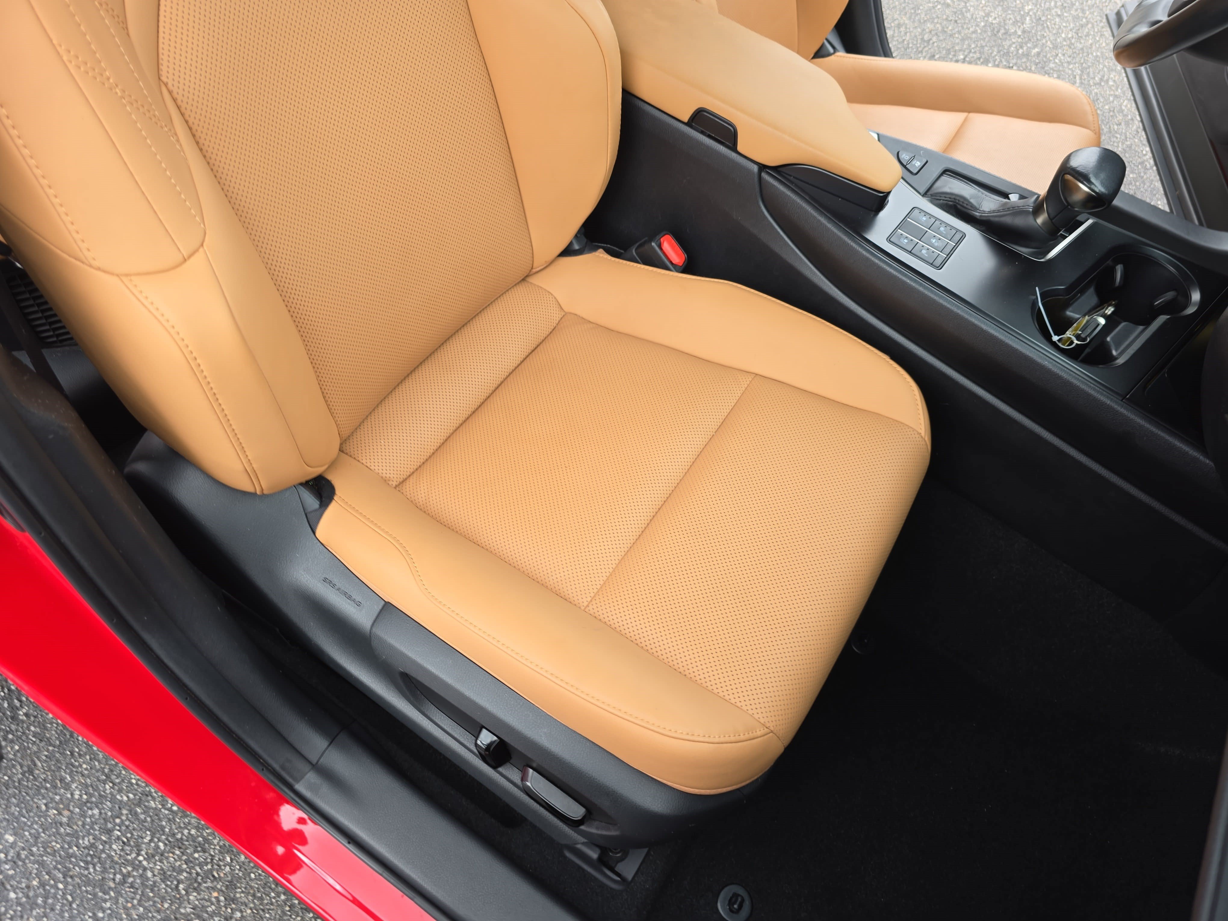 Used 2023 Lexus UX 250h FWD w/ Accessory Package (Z2) image 10