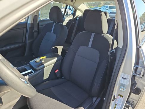 Used 2023 Nissan Sentra SV image 19