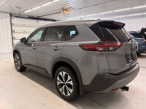 Used 2021 Nissan Rogue SV FWD image 4