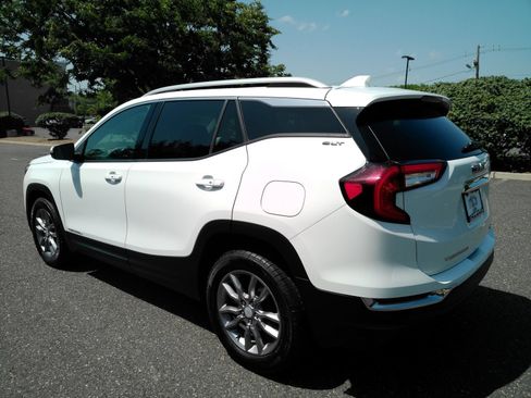 Certified 2022 GMC Terrain SLT w/ Infotainment Package II AWD/4WD image 5