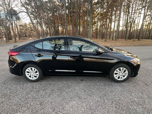 Used 2018 Hyundai Elantra SE image 8