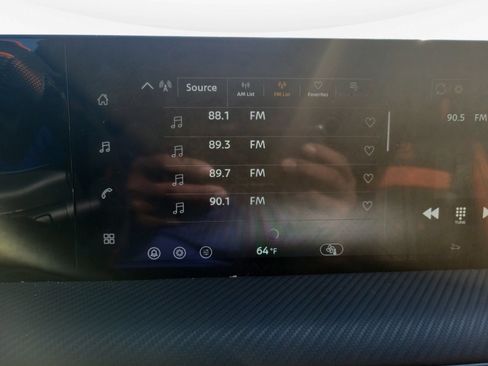 Used 2026 Nissan Kicks SR FWD image 13