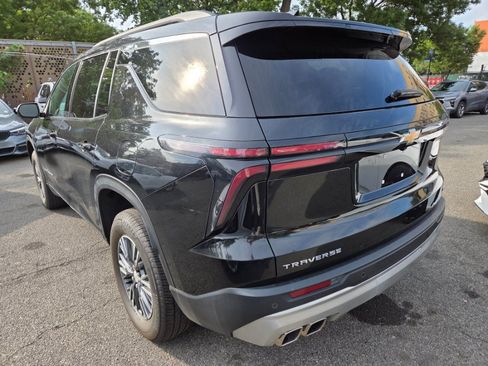 Used 2024 Chevrolet Traverse LT FWD image 5