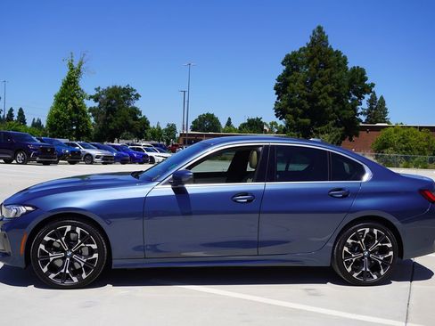 Used 2025 BMW 330i Sedan RWD image 3