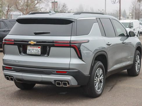 Used 2026 Chevrolet Traverse LT w/ Driver Confidence Package image 4