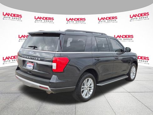 Used 2022 Ford Expedition XLT AWD/4WD image 3