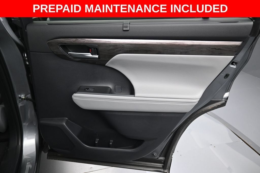 Certified 2026 Toyota Highlander Platinum AWD/4WD image 37
