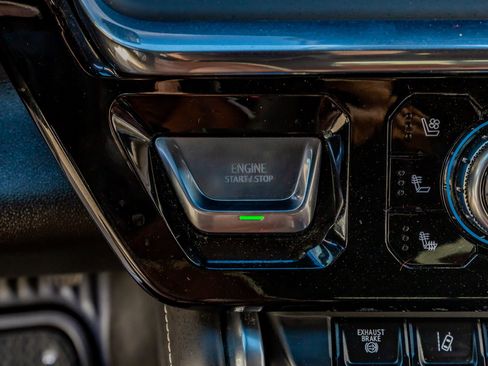 Used 2024 GMC Sierra 3500 Denali Ultimate image 23