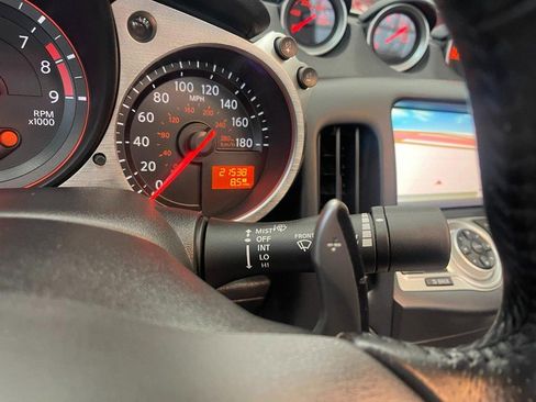 Used 2017 Nissan 370Z Touring image 18