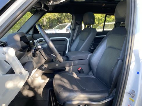 Used 2023 Land Rover Defender 110 X-Dynamic SE image 26