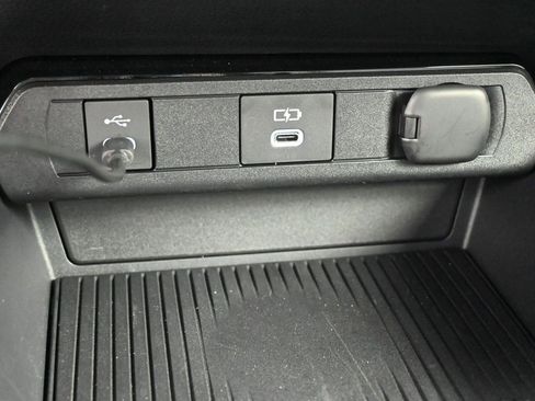 Used 2026 Toyota Prius FWD image 15