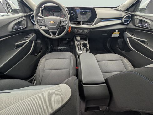 New 2026 Chevrolet Trax LS w/ LS Convenience Package FWD image 16