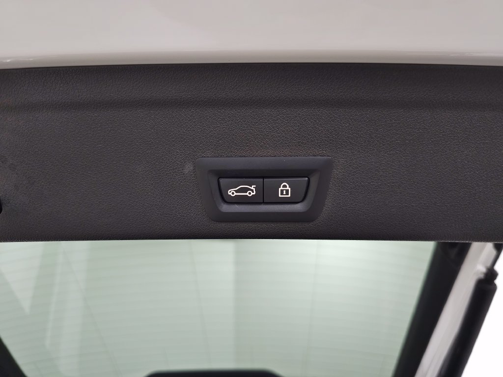Used 2021 BMW X6 xDrive40i AWD/4WD image 9
