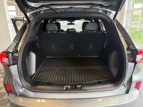 Used 2024 Ford Escape ST-Line w/ Tech Pack #1 AWD/4WD image 11