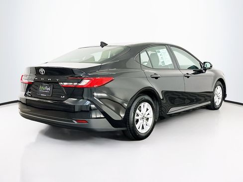 Used 2025 Toyota Camry LE image 9