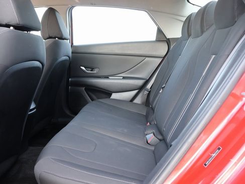 Used 2021 Hyundai Elantra SEL w/ Convenience Package image 18