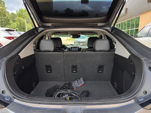 Used 2018 Chevrolet Volt Premier w/ Driver Confidence Package FWD image 15